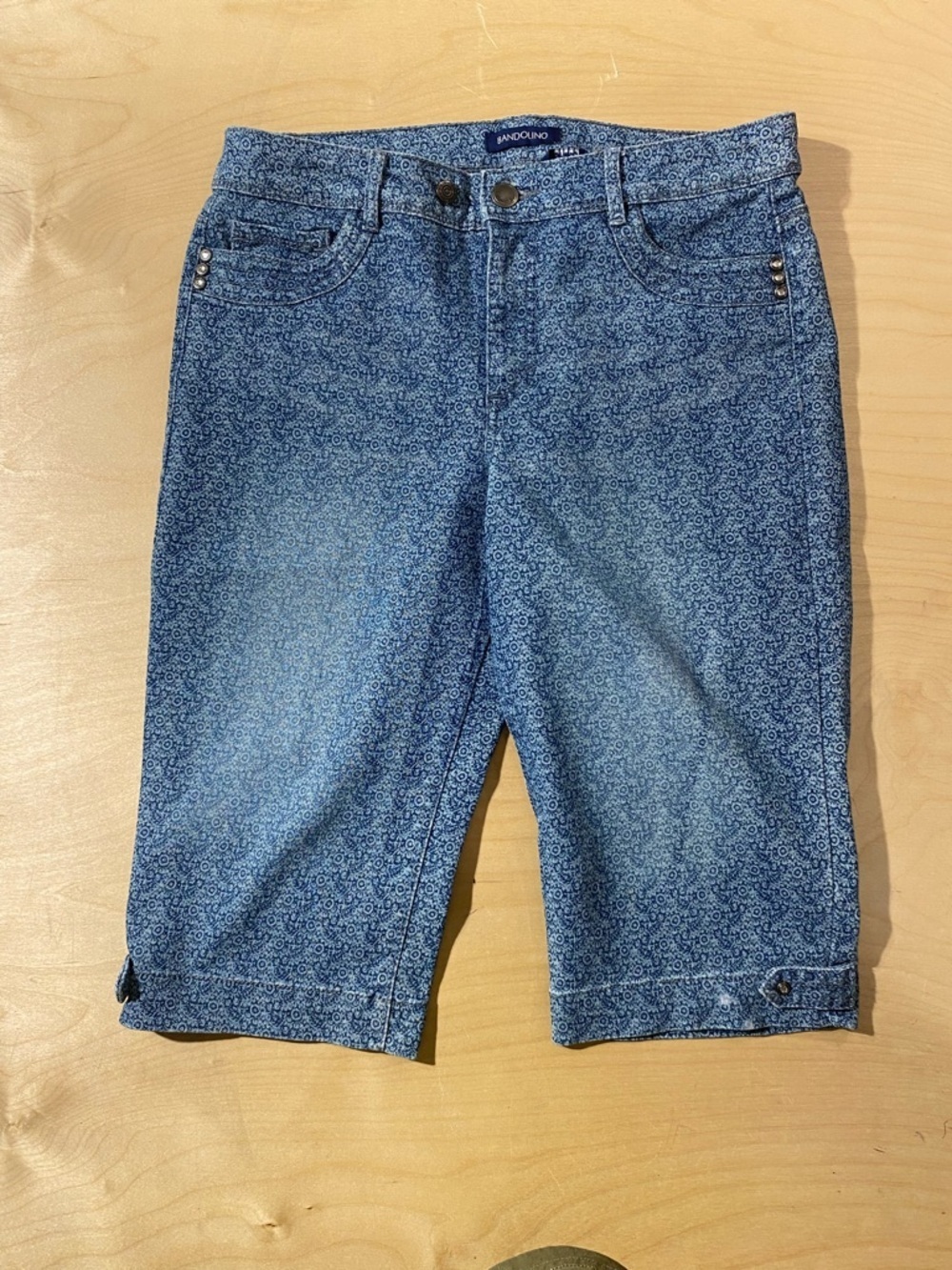 Bandolino Light Blue Printed Denim Shorts 10P (QZ)